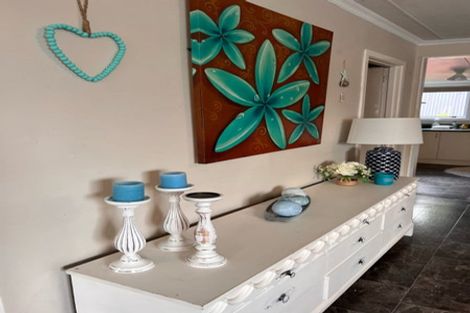 Photo of property in 16a Hall Place, Foxton Beach, Foxton, 4815