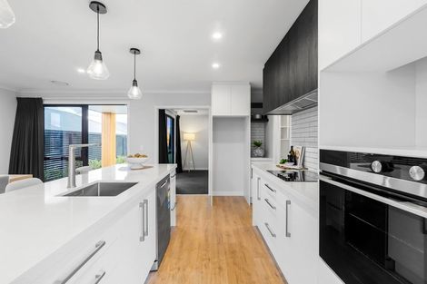 Photo of property in 33 Ngaru Crescent, Wharewaka, Taupo, 3330