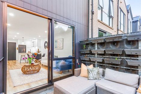 Photo of property in 32 Wharara Lane, Massey, Auckland, 0614