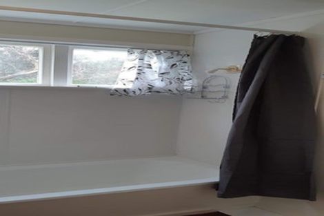 Photo of property in 38 Bassett Road, Johnsonville, Wellington, 6037