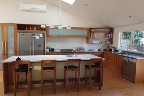Photo of property in 77 Seaview Road, Paremata, Porirua, 5024