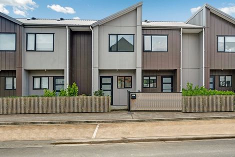 Photo of property in 7 Eileen Newey Place, Henderson, Auckland, 0612