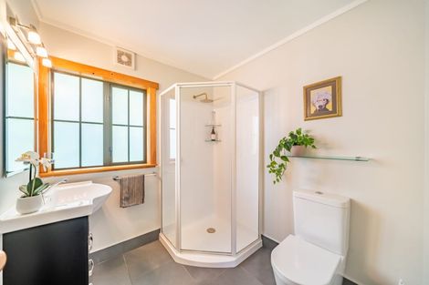 Photo of property in 45b Dowling Grove, Silverstream, Upper Hutt, 5019