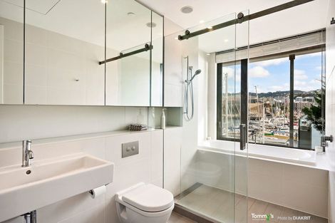 Photo of property in Clyde Quay Wharf, 2c/7 Clyde Quay Wharf, Te Aro, Wellington, 6011