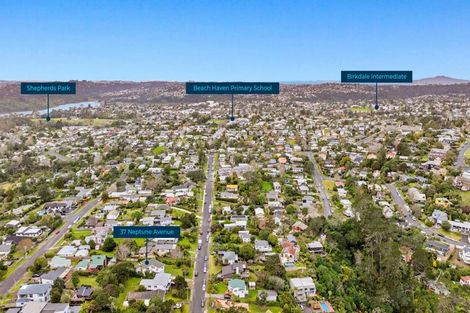 Photo of property in 37 Neptune Avenue, Beach Haven, Auckland, 0626