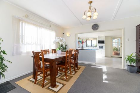 Photo of property in 36 Forest Hill Road, Henderson, Auckland, 0612