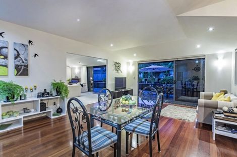 Photo of property in 13 Oakway Drive, Schnapper Rock, Auckland, 0632