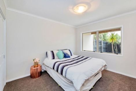 Photo of property in 15 Pooks Road, Ranui, Auckland, 0612