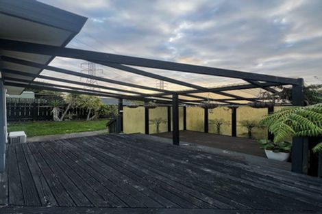 Photo of property in 30 Arlette Place, Massey, Auckland, 0614