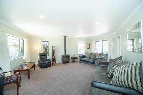 Photo of property in 147 Pacific Drive, Fitzherbert, Palmerston North, 4410