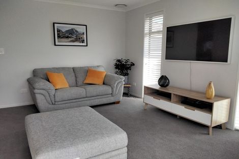 Photo of property in 22 Olney Court, One Tree Point, 0118