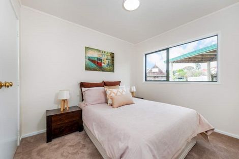 Photo of property in 12 Caspian Close, New Lynn, Auckland, 0600