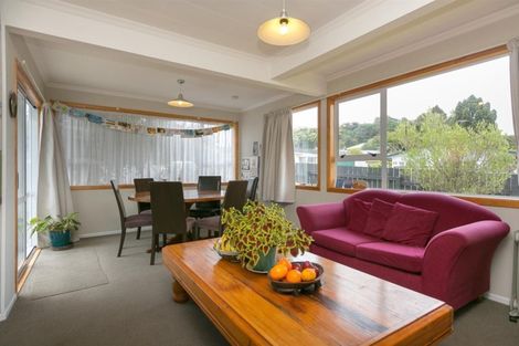 Photo of property in 42 Cumberland Street, Merrilands, New Plymouth, 4312