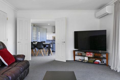 Photo of property in 2/94 Harvey Street, Waipahihi, Taupo, 3330