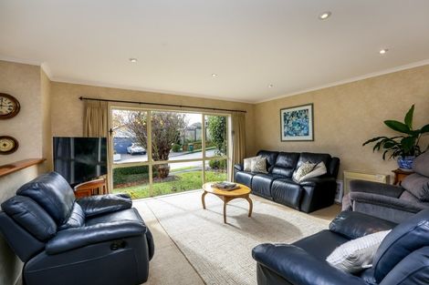 Photo of property in 1 Orlando Close, Frankleigh Park, New Plymouth, 4310