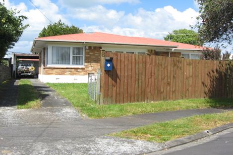 Photo of property in 8 Braeburn Place, Takanini, 2112