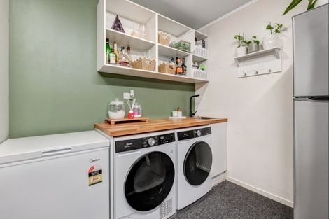 Photo of property in 1/2 Langton Road, Stanmore Bay, Whangaparaoa, 0932