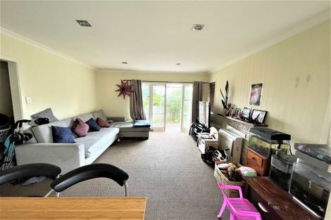 Photo of property in 1/3 Mackenzie Street, Te Atatu South, Auckland, 0610