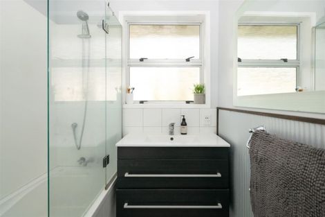 Photo of property in 51 Hampden Street, Picton, 7220