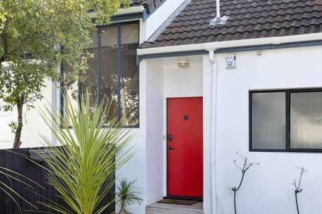 Photo of property in 2/26 Centorian Drive, Windsor Park, Auckland, 0632