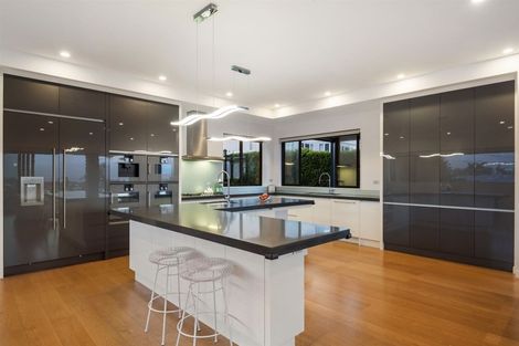 Photo of property in 13 Seaview Road, Castor Bay, Auckland, 0620