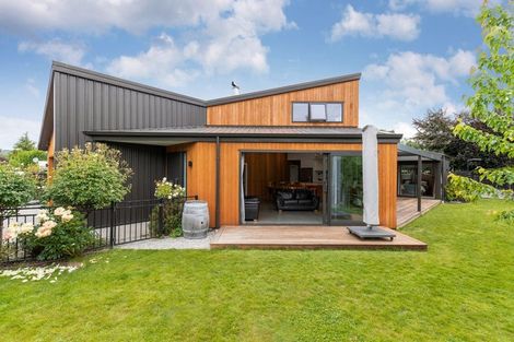 Photo of property in 20 Adamson Drive, Arrowtown, 9302