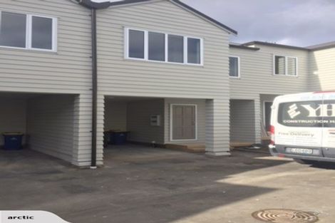 Photo of property in 5/30 John Jennings Drive, Oteha, Auckland, 0632