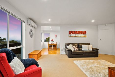 Photo of property in 13 Cushla Place, Massey, Auckland, 0614