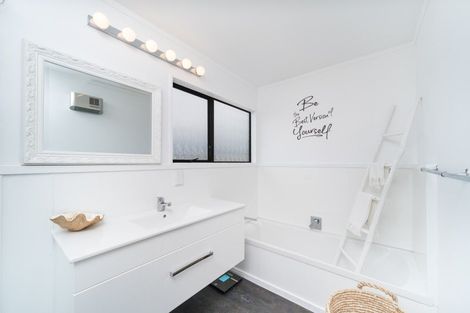Photo of property in 19 Dahlia Street, Palmerston North, 4410