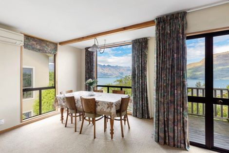 Photo of property in 4 Sainsbury Road, Fernhill, Queenstown, 9300