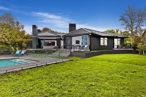 Photo of property in 67 Waipuia Place, Greenhithe, Auckland, 0632