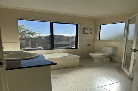 Photo of property in 49 Lilybank Crescent, East Tamaki, Auckland, 2013