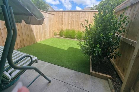 Photo of property in 7/12 Tawa Road, Te Atatu Peninsula, Auckland, 0610