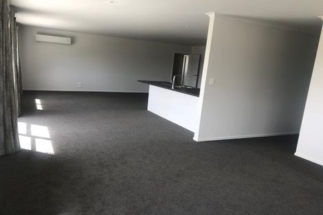 Photo of property in 14 Faber Place, Rototuna North, Hamilton, 3210