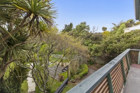 Photo of property in 205 Miromiro Road, Normandale, Lower Hutt, 5010