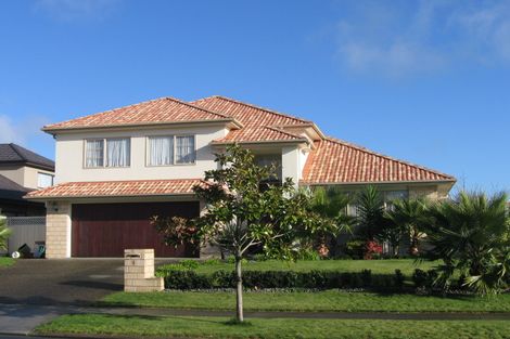 Photo of property in 9 Thornbury Crescent, East Tamaki Heights, Auckland, 2016