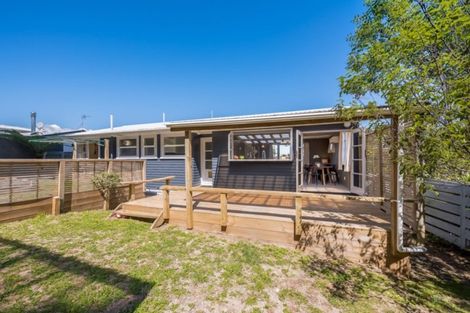 Photo of property in 9 Laburnum Grove, Maungaraki, Lower Hutt, 5010