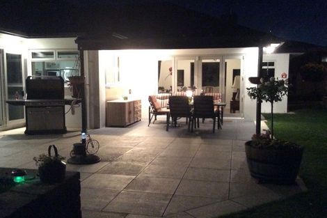 Photo of property in 3 Fairway Grove, Hokowhitu, Palmerston North, 4410