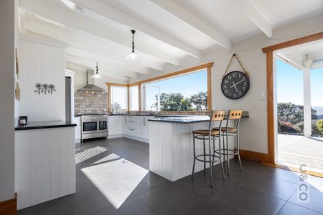 Photo of property in 10 Kaipara View Road, Helensville, 0875