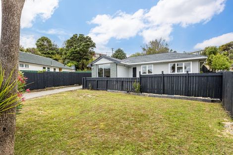 Photo of property in 40 Cornwall Crescent, Cannons Creek, Porirua, 5024