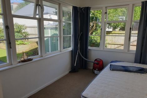 Photo of property in 31 Gladstone Road, Northcote, Auckland, 0627
