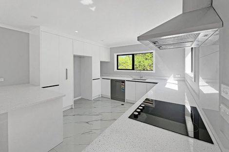 Photo of property in 8 Winnie Close, Acacia Bay, Taupo, 3330