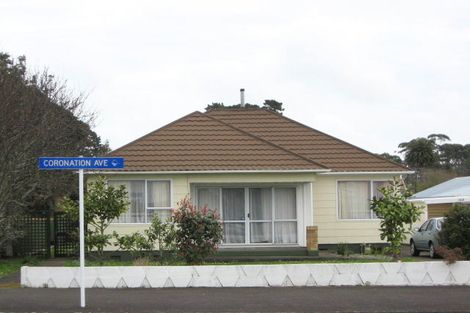 Photo of property in 208 Coronation Avenue, Welbourn, New Plymouth, 4310