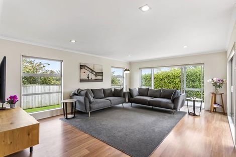 Photo of property in 135 Vipond Road, Stanmore Bay, Whangaparaoa, 0932