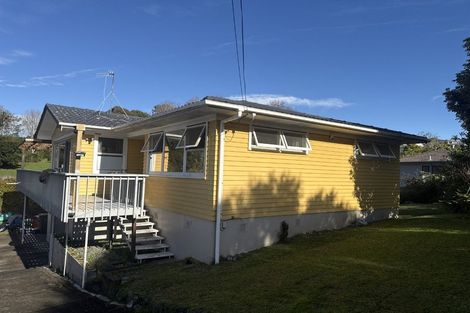 Photo of property in 14 Heather Place, Sunnynook, Auckland, 0620