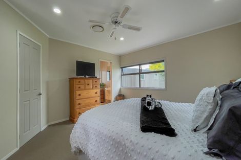 Photo of property in 17 Miller Place, Ngatea, 3503