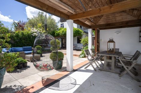 Photo of property in 43 Strowan Road, Strowan, Christchurch, 8052