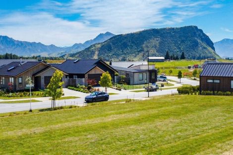 Photo of property in 10 Doug Ledgerwood Drive, Wanaka, 9305