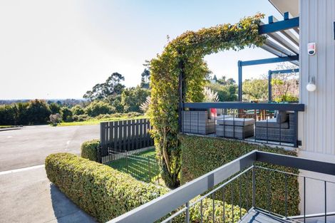 Photo of property in 15 Mountain View Road, Fitzherbert, Palmerston North, 4410
