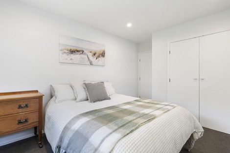 Photo of property in 2/54 Heretaunga Square, Silverstream, Upper Hutt, 5019